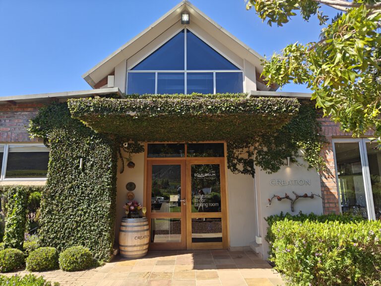 creation winery hemel-en-aarde vallei tasting restaurant